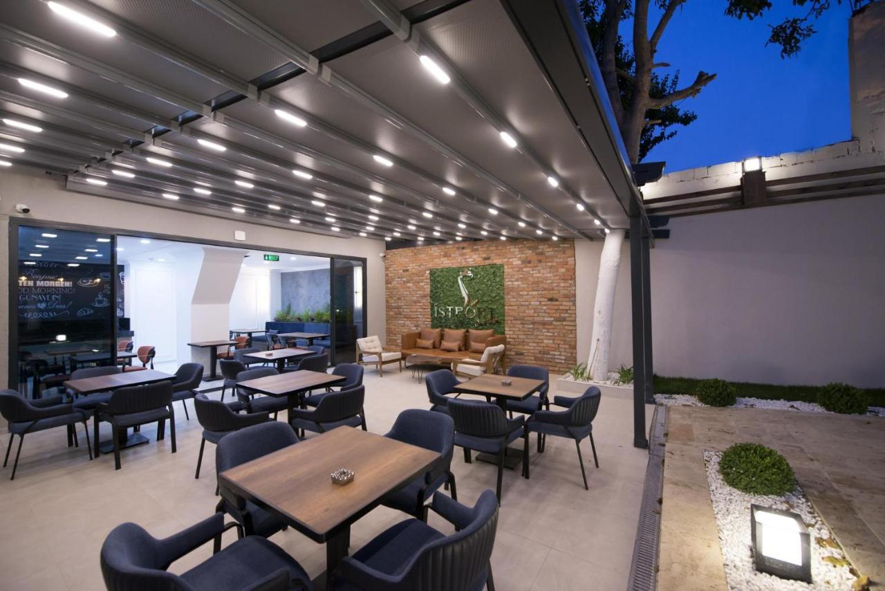 Istport Garden Hotels Arnavutkoy Eksteriør billede The outdoor area of the library